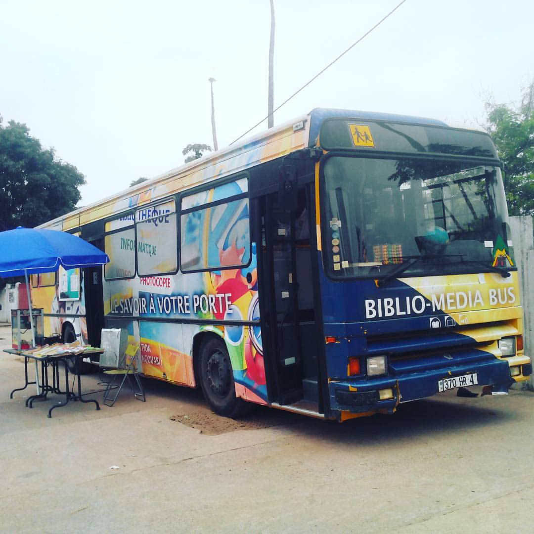 Biblio-média-bus ou le savoir à la portée de tous